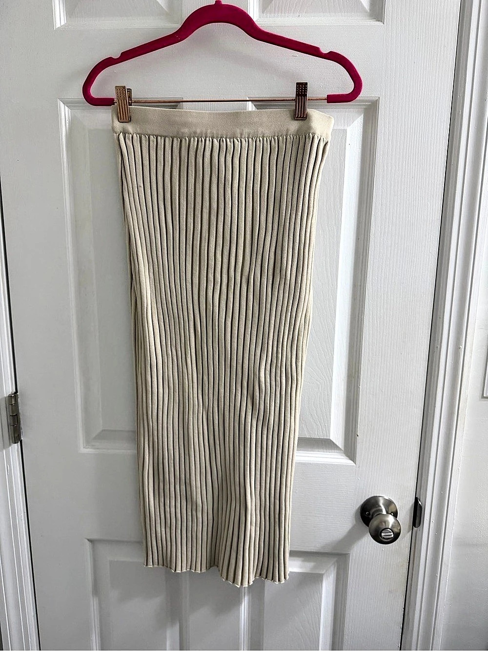 House of Harlow Pleated Maxi Skirt in Beige Size Medium
